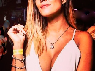 Vanessa S Vanessa S
